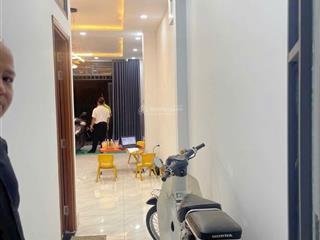 Nhà mt nhựa 8m chợ tây lân bình tân
