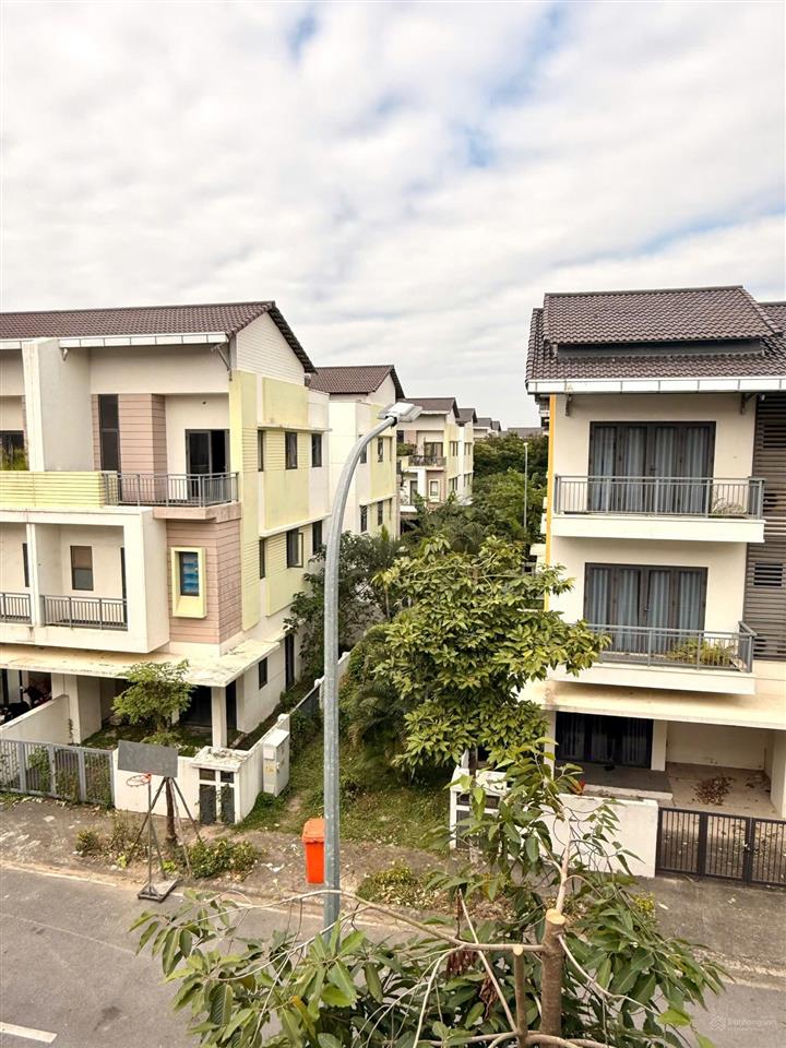 Hàng hiếm! siêu phẩm căn góc hoa hậu 120m2  8m mặt tiền  chính giữa trung tâm khu đô thị beomes