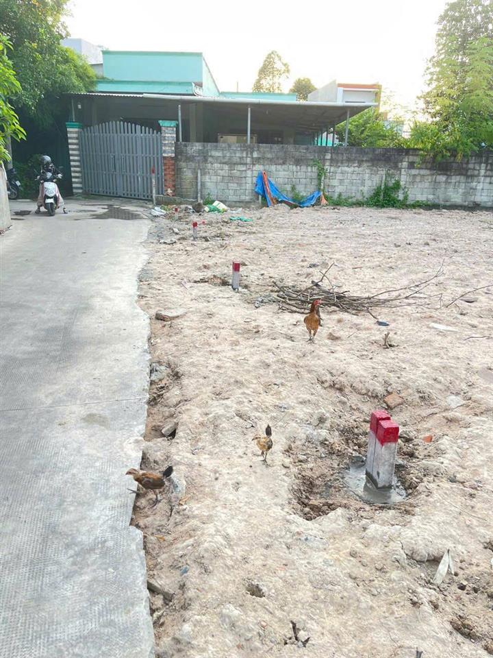 1t1 lô góc 2 mặt tiền 122m2 thổ ngay kdc đường 12a, hàng hiếm tại thị trấn củ chi, hcm