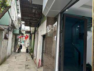 Cho thuê gấp nhà sa đôi  nam từ liêm 45m2, 2tầng, 3 ngủ  ở ngay  điện nước giá dân