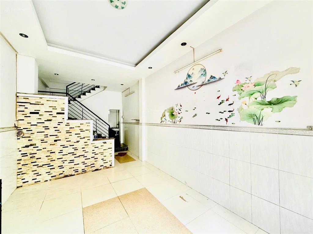 Hxh cách 15m ngô quyền quận 10 38m2 ngang 3m5 3 tẩng  sơn lại là đẹp  chỉ 7 tỷ 1