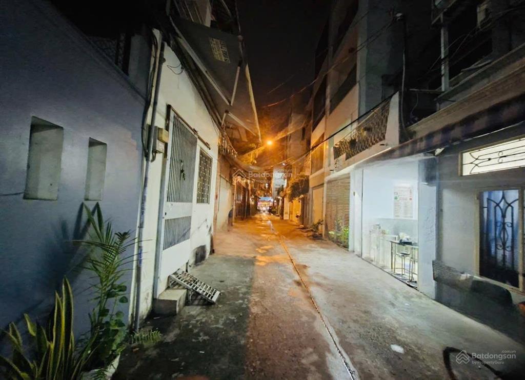 Hxh thông lô góc thành thái quận 10  39.5 m2 ( 3.67 x 10.8 )  1 đời chủ  8 tỷ 4