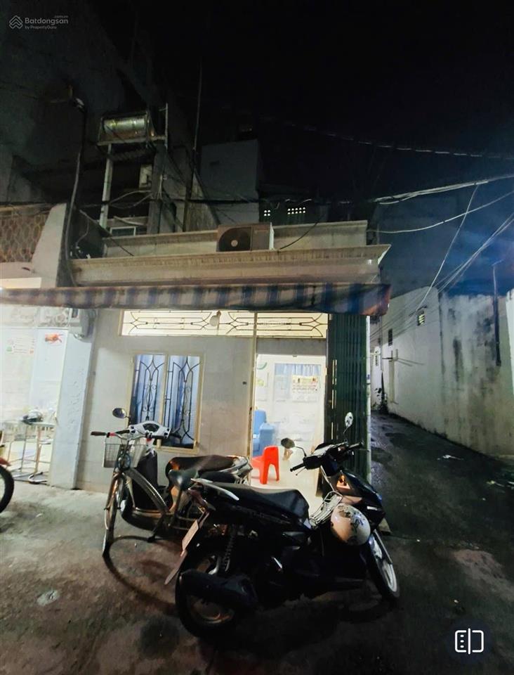 Hxh thông lô góc thành thái quận 10  39.5 m2 ( 3.67 x 10.8 )  1 đời chủ  8 tỷ 4