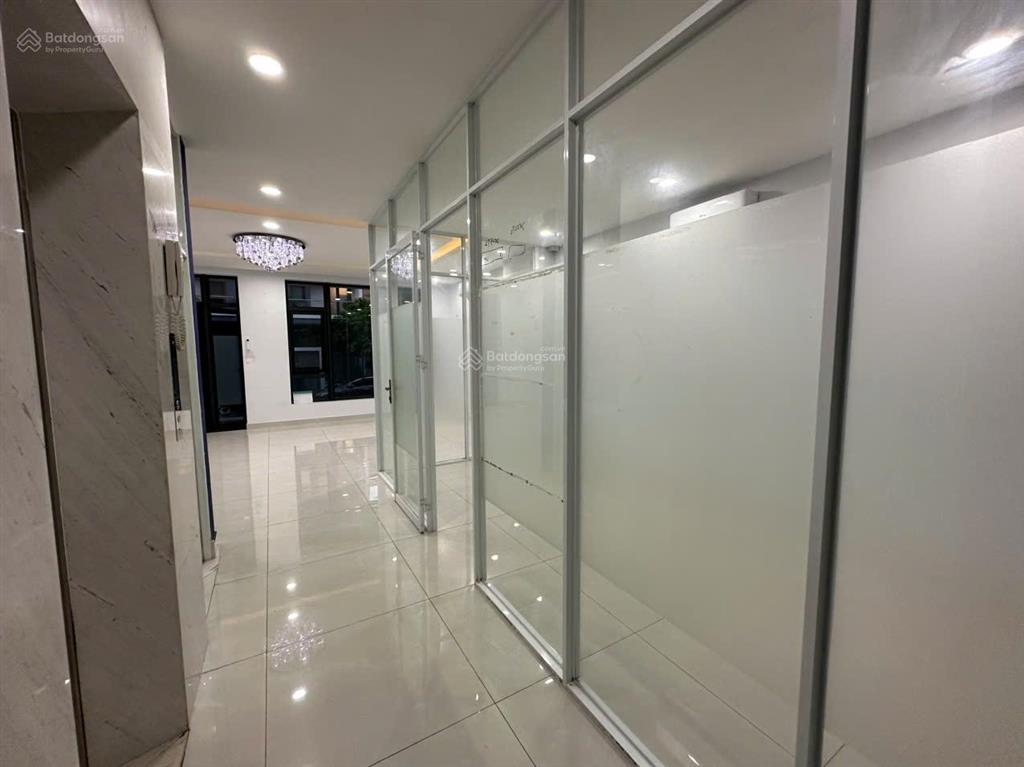 Văn phòng kđt vạn phúc 7tr 30m2