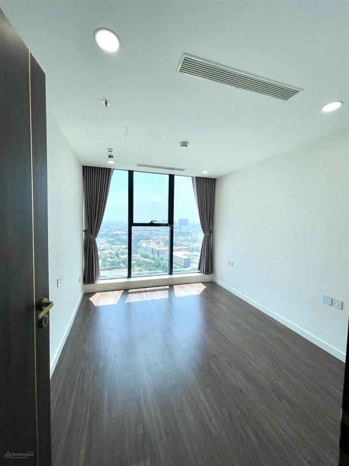 Bán gấp căn 4pn 2 ban công 132m2 nhà ntcb sunshine sky city q7. giá bán 7,5 tỷ bao thuế phí