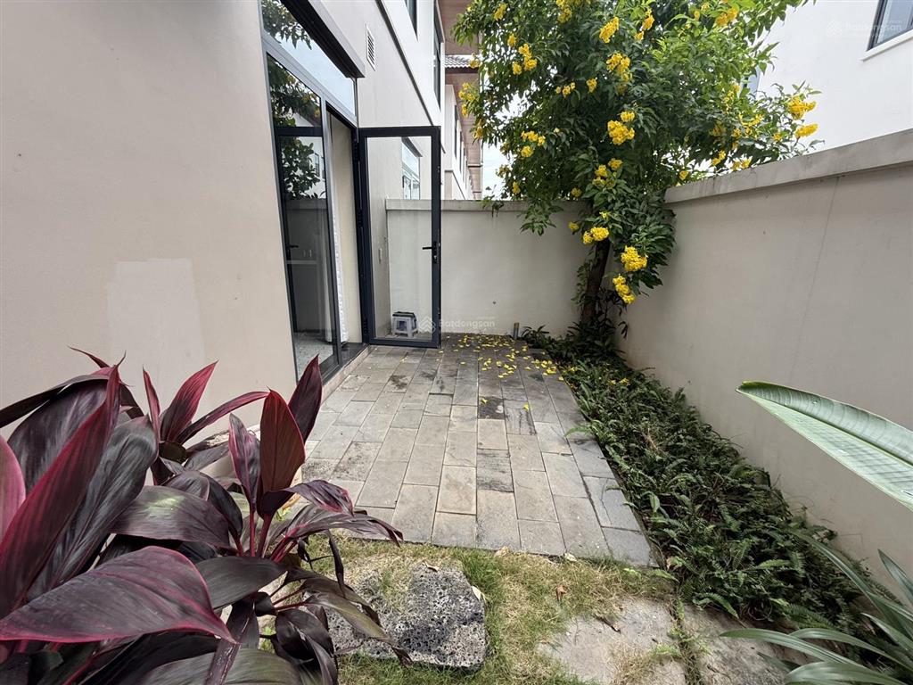 Bán nhanh nhà phố vườn 1 trệt 1 lầu ngay ql13 chỉ 2,1 tỷ/5x20m