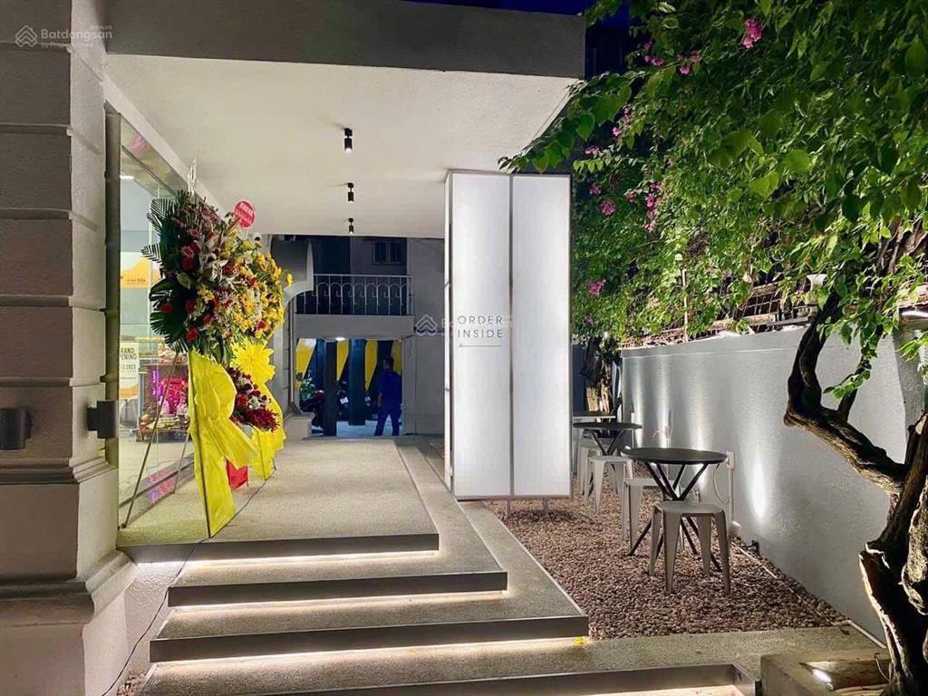 Biệt thự pháp 230 /17 pasteur võ thị sáu q. 3. diện tích 568 m2 đang có hđ thuê 182,378 triệu/tháng