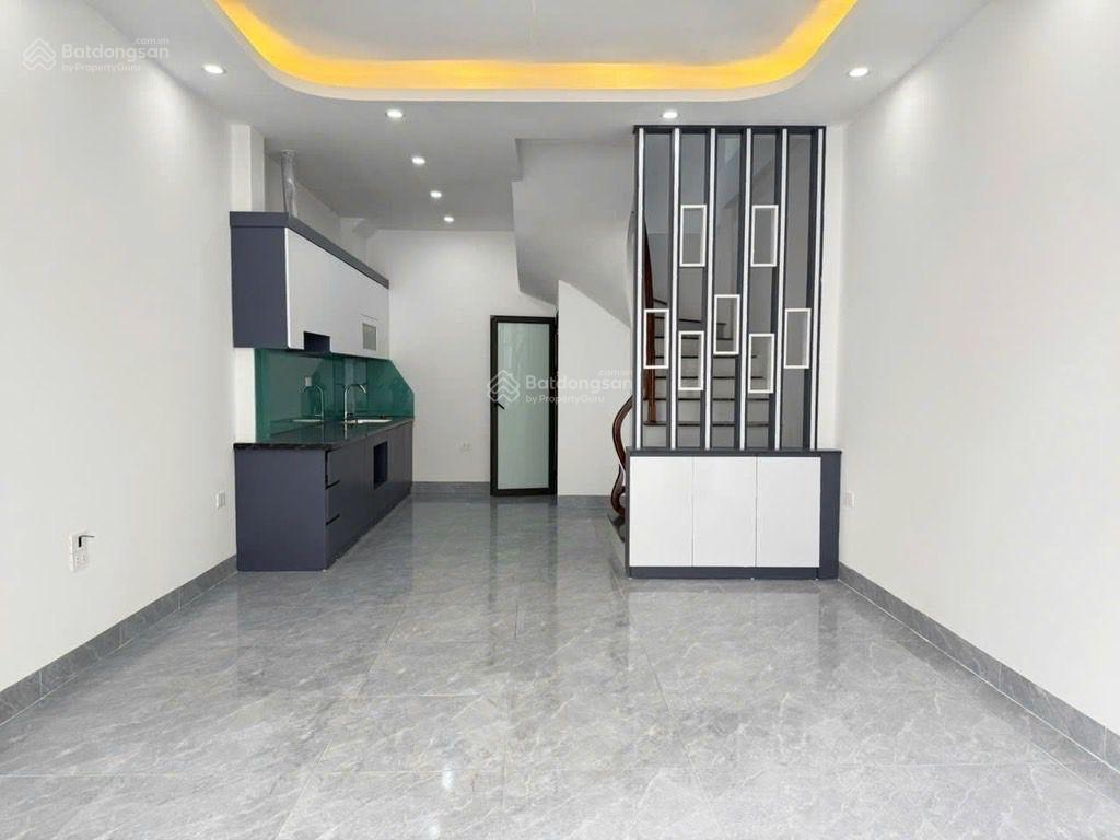 Chính chủ bán nhà xây mới tại kim chung, hoài đức 35m2x5t, ô tô đỗ cửa, 30m mặt phố, giá chỉ 4.4 tỷ
