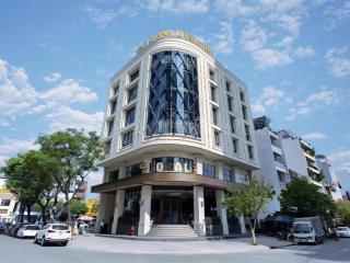 Hot! cho thuê sàn vp cực đẹp hoàng việt  tân bình 300m2  sẵn fitout, full nội thất