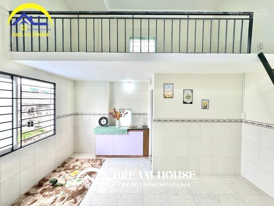 Phòng mới xây giá sinh viên, gần aeon tân phú  đại học huit, gác cao 2m  có cửa sổ thoáng