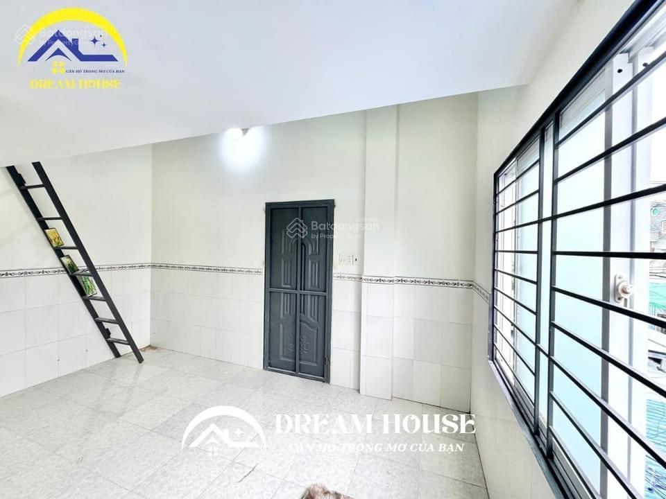 Phòng mới xây giá sinh viên, gần aeon tân phú  đại học huit, gác cao 2m  có cửa sổ thoáng