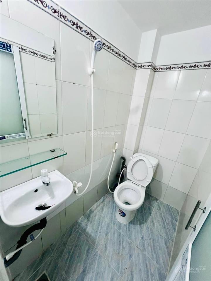 Phòng mới xây giá sinh viên, gần aeon tân phú  đại học huit, gác cao 2m  có cửa sổ thoáng