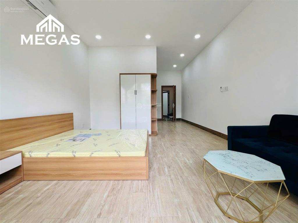 Phòng studio tách bếp full nội thất nằm ngay khuông việt  lạc long quân