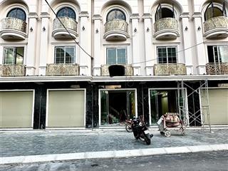 Nhà phân lô đường hơn 10m phố phủ thượng đoạn  hải an. oto 7 chỗ đỗ cửa ngày đêm