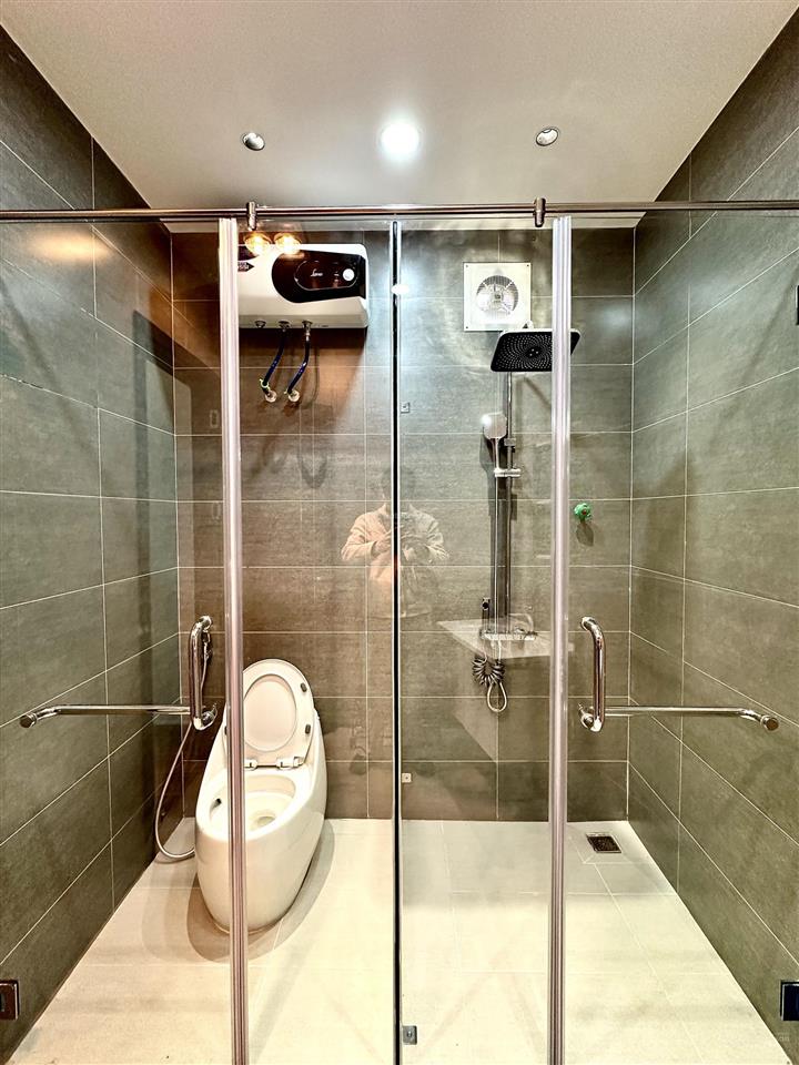 Nhà đẹp xây mới sân cổng tiêng phố trần nguyên hãn  gần hồ tam bạc