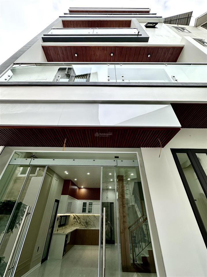 Nhà đẹp xây mới sân cổng tiêng phố trần nguyên hãn  gần hồ tam bạc