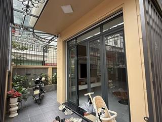 Nhà đẹp sân cổng riêng phố chợ hàng  ô tô cách nhà 10m