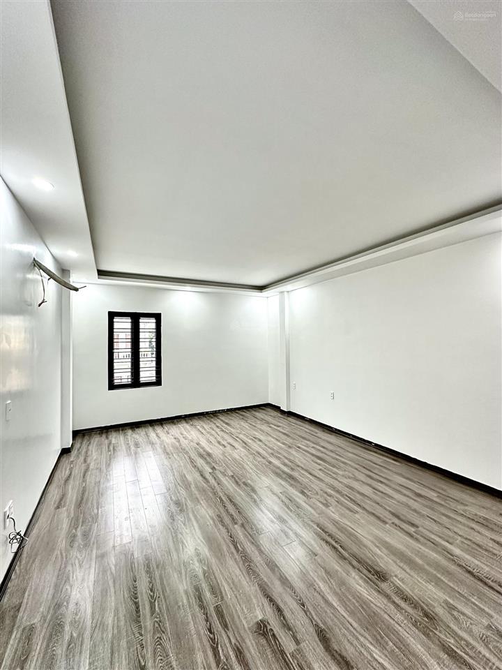 Nhà 4 tầng diện tích khủng 141m2 phố thiên lôi  có thang máy  ô tô đút trong nhà