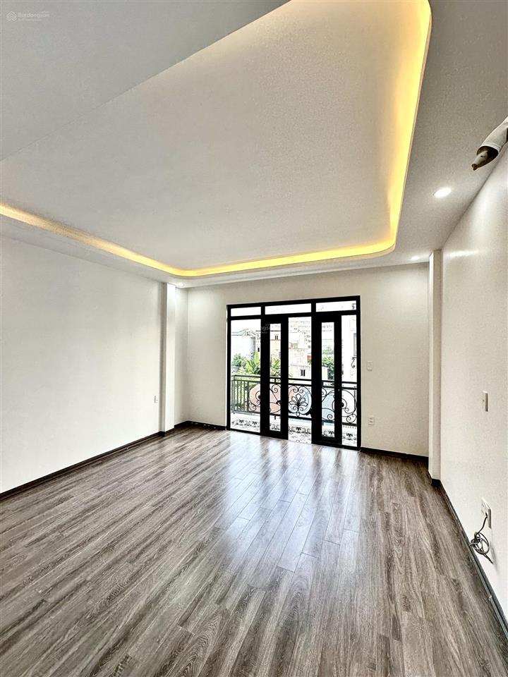 Nhà 4 tầng diện tích khủng 141m2 phố thiên lôi  có thang máy  ô tô đút trong nhà