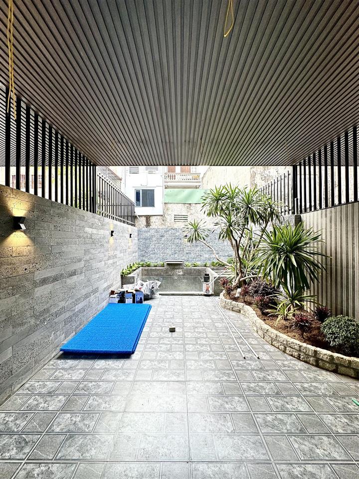 Nhà 4 tầng diện tích khủng 141m2 phố thiên lôi  có thang máy  ô tô đút trong nhà