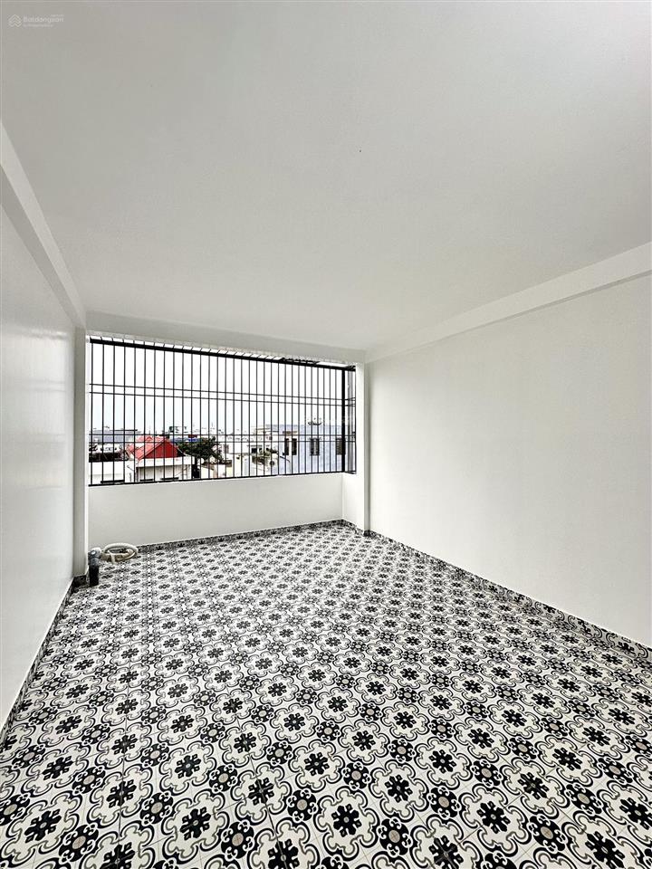 Nhà 4 tầng diện tích khủng 141m2 phố thiên lôi  có thang máy  ô tô đút trong nhà