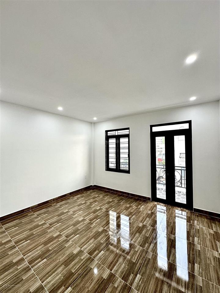 Nhà 4 tầng diện tích khủng 141m2 phố thiên lôi  có thang máy  ô tô đút trong nhà