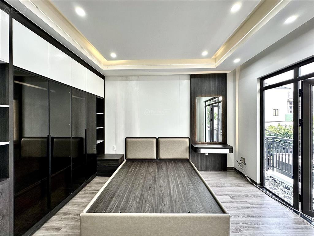 Nhà 4 tầng diện tích khủng 141m2 phố thiên lôi  có thang máy  ô tô đút trong nhà