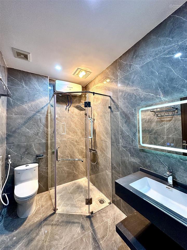 Nhà 4 tầng diện tích khủng 141m2 phố thiên lôi  có thang máy  ô tô đút trong nhà