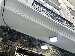 Nhà đẹp phố đình đông  bốt tròn  sân cổng riêng, độc lập, full nội thất