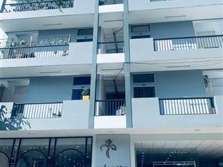 Mặt bằng vỉa hè lớn, có hầm bảo vệ xe