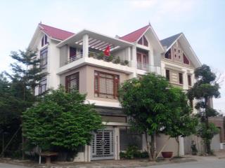 (chính chủ) bán nhà toà nhà làng đại học 10x25m giá tốt