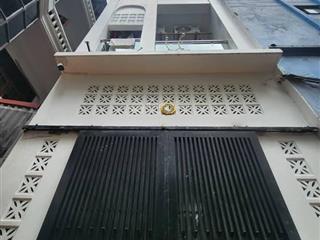 Bán toà nhà chdv đội cấn ba đình dt 83m x 7t x mt 3m giá 17,6 tỷ có thương lượng