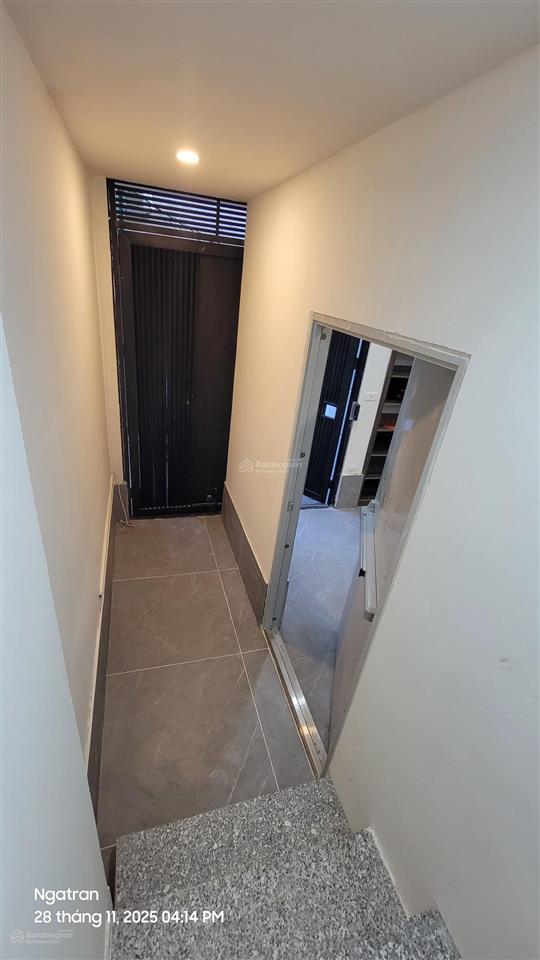 Bán tòa nhà nguyễn ngọc vũ cầu giấy dt 92m x 7t x mt 7,2m giá 27,2 tỷ có thương lượng