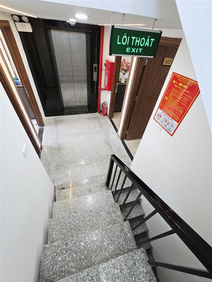 Bán tòa nhà nguyễn ngọc vũ cầu giấy dt 92m x 7t x mt 7,2m giá 27,2 tỷ có thương lượng