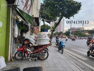 Hiếm, nhà dòng tiền phố giải phóng 180m2 mt 7m ô tô 35pkk, doanh thu 180tr/tháng