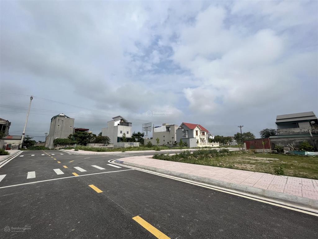 Chuyển nhượng lô đất nền  đấu đít với ql 1a  cạnh siêu dự án 100ha  quảng xương