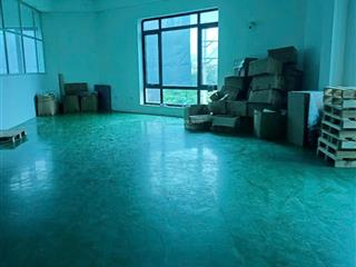 Cho thuê nhà xưởng làng nghề triều khúc tổng dt 1200m vuông thông sàn mỗi tầng 250m 5tầng thang máy