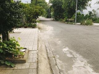 Nhà phố khu an ninh, có thể mở làm công ty. khu vực thuận tiện di chuyển đến trung tâm quận 1