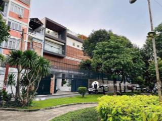 Siêu biệt thự hiện đại 750m2 đất, 1800m2 sàn, 1 hầm 5 tầng, hồ bơi, thang máy, gym, sauna, sân vườn