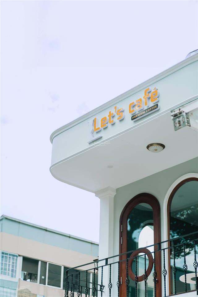 Cho thuê nhà mặt tiền lê duẩn, quận 1. dt 8x20m, 1 trệt 3 lầu, dtsd 700m2