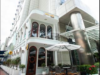 Cho thuê nhà mặt tiền lê duẩn, q1. dt 8x20m, 1 trệt 3 lầu, dtsd 700m2