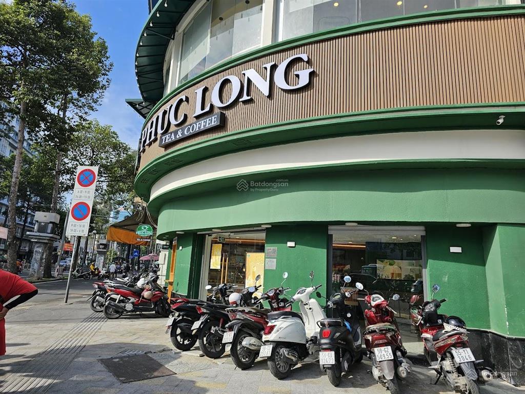 Cho thuê nhà góc 2mt nguyễn thái học, quận 1. dt 10x30m. 1 trệt 4 lầu, dtsd 1.200m2