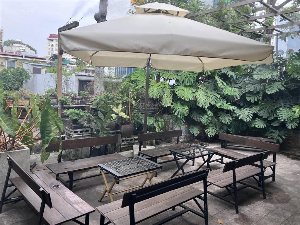 Cho thuê nhà góc 2mt cao thắng, quận 3. dt 12x20m. 1 trệt 1 lầu. dtsd 320m2