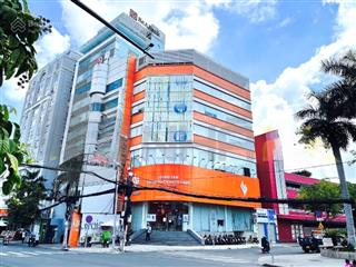 Cho thuê tòa nhà góc 2 mt cách mạng tháng 8, q3. dt 8x20m. 1 trệt 4 lầu. dtsd 800m2
