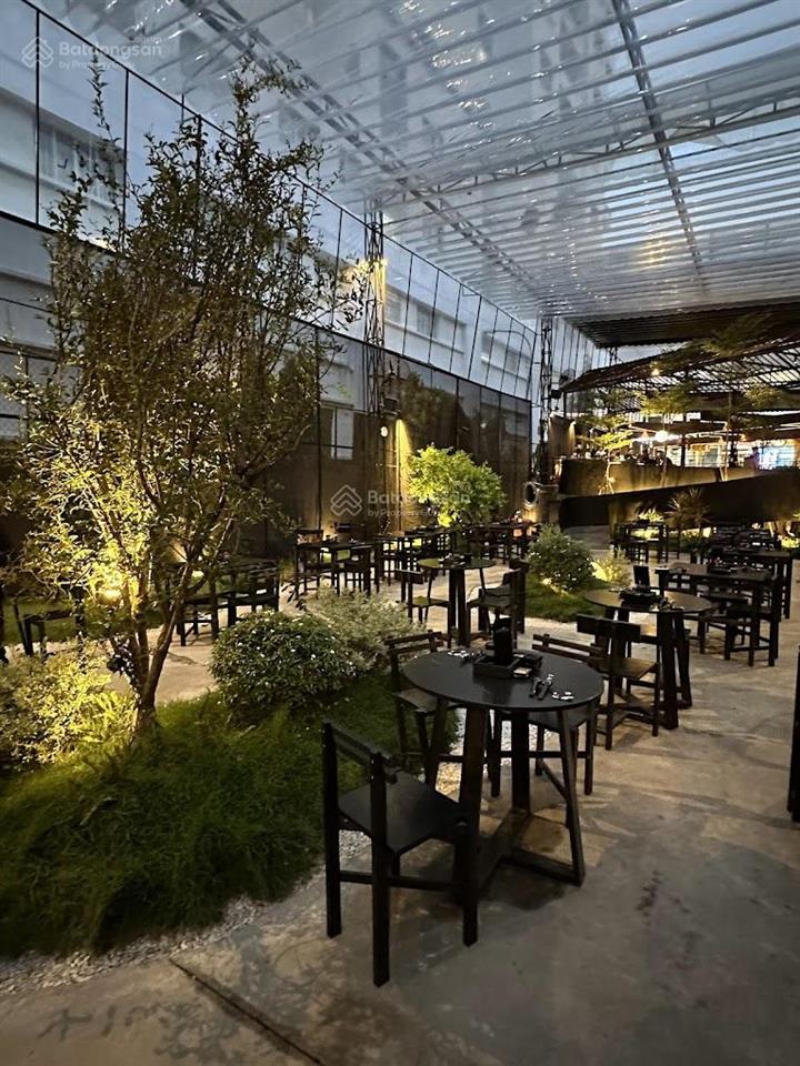 Cho thuê nhà mặt tiền nguyễn trãi, quận 1, dt 15x30m. 1 trệt 3 lầu, dtsd 1.172m2