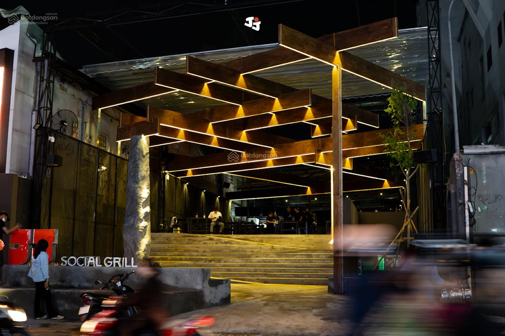 Cho thuê nhà mặt tiền nguyễn trãi, quận 1, dt 15x30m. 1 trệt 3 lầu, dtsd 1.172m2