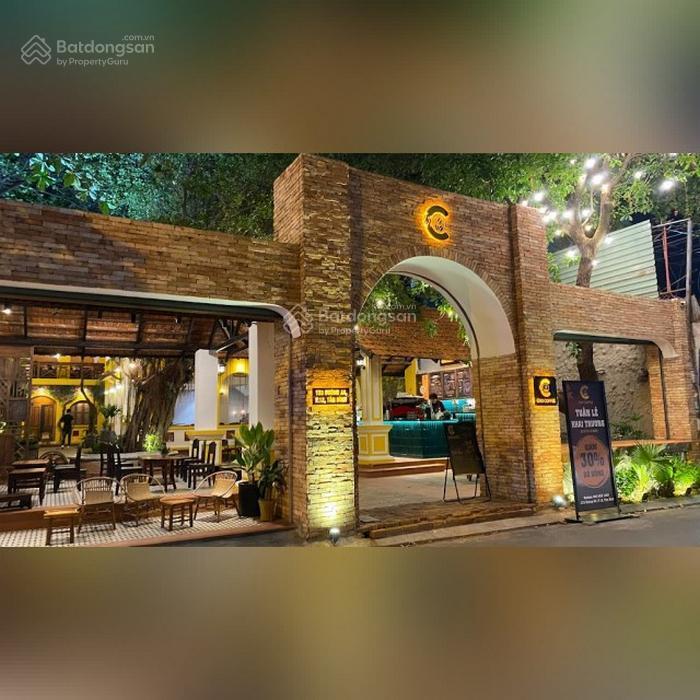 Cho thuê nhà mặt tiền đường cộng hòa, phường 12, quận tân bình. dt 8x20m, 1 trệt