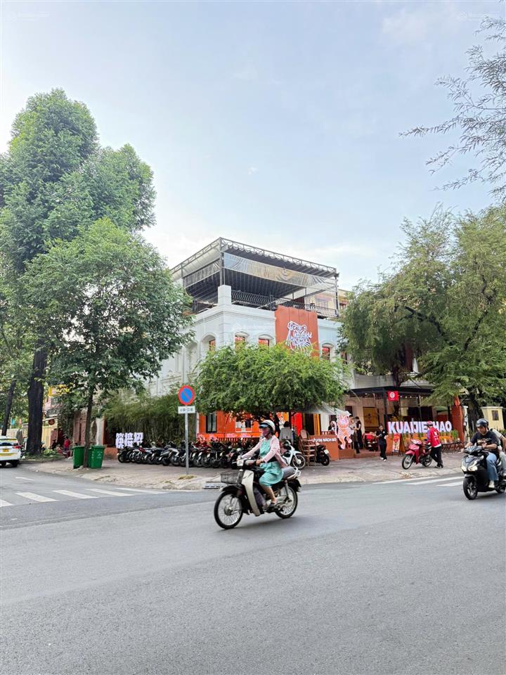 Cho thuê mặt bằng góc 2 mt đường võ văn tần, quận 3 thích hợp kinh doanh nhà hàng, cà phê, showroom
