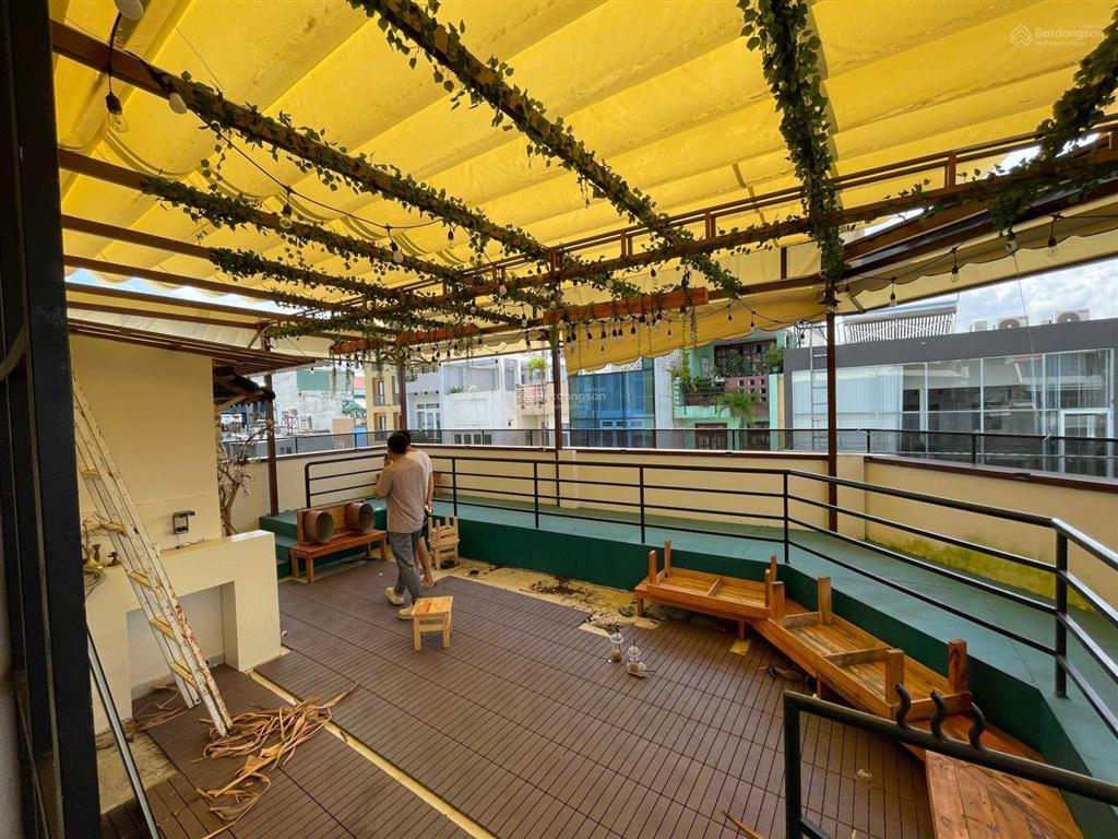 Cho thuê nhà mặt tiền nguyễn gia trí, quận bình thạnh. dt 6x20m, 1 trệt 2 lầu. dtsd 360m²