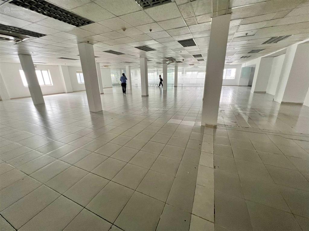 Cho thuê nhà mặt tiền huỳnh tịnh của, phường 1, quận 3. dt 5x20m. 1 trệt 4 lầu. dtsd 500m2